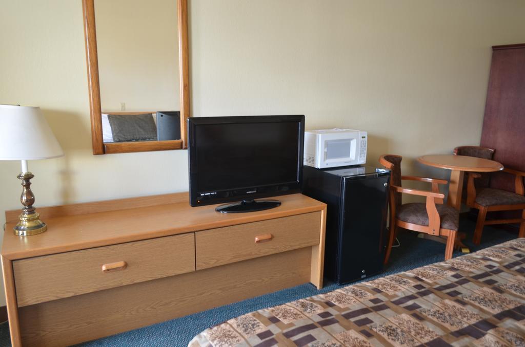 National 9 Inn Wellington Екстер'єр фото